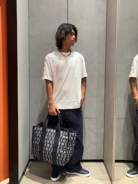 「ARMANI EXCHANGE（アルマーニエクスチェンジ）のアイテム（トートバッグ）」を使った、TAKUYAさん（メンズ・174cm）の夏コーディネート