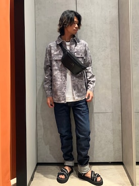 「ARMANI EXCHANGE（アルマーニエクスチェンジ）のアイテム（デニムジャケット）」を使った、TAKUYAさん（メンズ・174cm）の春コーディネート