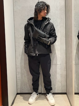 「ARMANI EXCHANGE（アルマーニエクスチェンジ）のアイテム（ニット/セーター）」を使った、TAKUYAさん（メンズ・174cm）の冬コーディネート