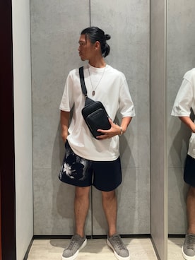 「ARMANI EXCHANGE（アルマーニエクスチェンジ）の【A|X アルマーニ エクスチェンジ】スエード レースアップスニーカー（スニーカー、ベージュ系）」を使った、TAKUYAさん（メンズ・174cm）の夏コーディネート