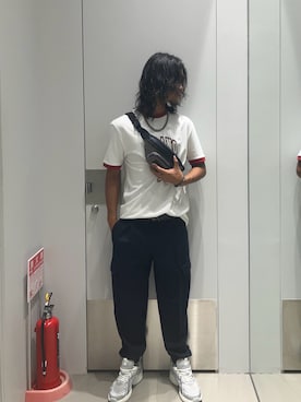 「アイテム（ボディバッグ/ウエストポーチ）」を使った、TAKUYAさん（メンズ・174cm）の秋コーディネート