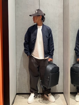 「ARMANI EXCHANGE（アルマーニエクスチェンジ）のアイテム（キャップ）」を使った、TAKUYAさん（メンズ・174cm）の秋コーディネート