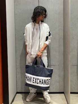 「ARMANI EXCHANGE（アルマーニエクスチェンジ）のアイテム（トートバッグ）」を使った、TAKUYAさん（メンズ・174cm）の冬コーディネート