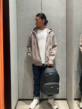 「ARMANI EXCHANGE（アルマーニエクスチェンジ）の【A|X アルマーニ エクスチェンジ】AXロゴ レースアップスニーカー（スニーカー、ホワイト系）」を使った、TAKUYAさん（メンズ・174cm）の春コーディネート