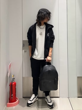 「ARMANI EXCHANGE（アルマーニエクスチェンジ）のアイテム（スウェットパンツ）」を使った、TAKUYAさん（メンズ・174cm）の春コーディネート