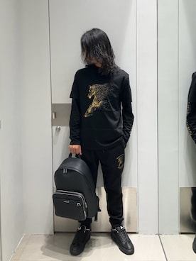 「ARMANI EXCHANGE（アルマーニエクスチェンジ）の【A|X アルマーニ エクスチェンジ】AXロゴ レースアップスニーカー（スニーカー、ブラック系）」を使った、TAKUYAさん（メンズ・174cm）の春コーディネート