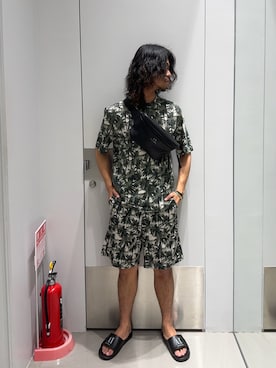 「ARMANI EXCHANGE（アルマーニエクスチェンジ）のアイテム（サンダル）」を使った、TAKUYAさん（メンズ・174cm）の春コーディネート