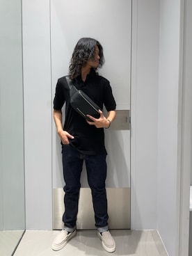 「ARMANI EXCHANGE（アルマーニエクスチェンジ）のアイテム（ボディバッグ/ウエストポーチ）」を使った、TAKUYAさん（メンズ・174cm）の春コーディネート