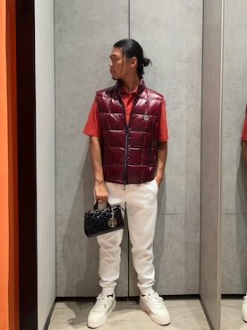 「アイテム（ポロシャツ、レッド系）」を使った、TAKUYAさん（メンズ・174cm）の秋コーディネート