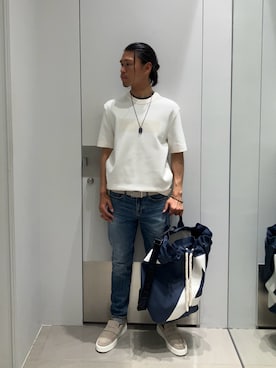 「ARMANI EXCHANGE（アルマーニエクスチェンジ）の【A|X アルマーニ エクスチェンジ】スエード ローファースニーカー（スニーカー、ベージュ系）」を使った、TAKUYAさん（メンズ・174cm）の春コーディネート