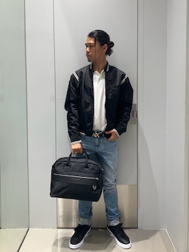 「ARMANI EXCHANGE（アルマーニエクスチェンジ）の【A|X アルマーニ エクスチェンジ】オールオーバーロゴ レースアップスニーカー（スニーカー、ブラック系）」を使った、TAKUYAさん（メンズ・174cm）の夏コーディネート