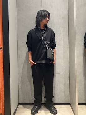 「ARMANI EXCHANGE（アルマーニエクスチェンジ）のアイテム（メッセンジャーバッグ）」を使った、TAKUYAさん（メンズ・174cm）の秋コーディネート