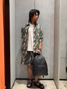「ARMANI EXCHANGE（アルマーニエクスチェンジ）のアイテム（サンダル）」を使った、TAKUYAさん（メンズ・174cm）の夏コーディネート