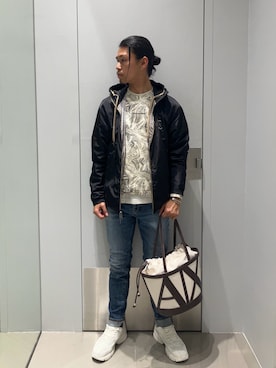 「アイテム（ナイロンジャケット、ホワイト系）」を使った、TAKUYAさん（メンズ・174cm）の夏コーディネート