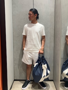 「ARMANI EXCHANGE（アルマーニエクスチェンジ）の【A|X アルマーニ エクスチェンジ】オールオーバーロゴ レースアップスニーカー（スニーカー、ブラック系）」を使った、TAKUYAさん（メンズ・174cm）の夏コーディネート