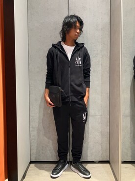 「ARMANI EXCHANGE（アルマーニエクスチェンジ）のアイテム（パーカー）」を使った、TAKUYAさん（メンズ・174cm）の秋コーディネート