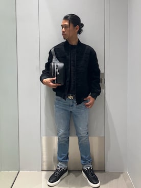 「ARMANI EXCHANGE（アルマーニエクスチェンジ）の【A|X アルマーニ エクスチェンジ】ツートーンレース スニーカー（EC限定カラー含）（スニーカー、ブラック系）」を使った、TAKUYAさん（メンズ・174cm）の春コーディネート