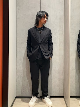 「ARMANI EXCHANGE（アルマーニエクスチェンジ）のアイテム（スラックス）」を使った、TAKUYAさん（メンズ・174cm）の秋コーディネート