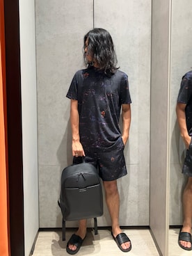 「ARMANI EXCHANGE（アルマーニエクスチェンジ）の【A|X アルマーニ エクスチェンジ】エンボスロゴ シャワーサンダル（サンダル、ブラック系）」を使った、TAKUYAさん（メンズ・174cm）の夏コーディネート