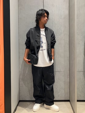 「ARMANI EXCHANGE（アルマーニエクスチェンジ）のアイテム（カーゴパンツ）」を使った、TAKUYAさん（メンズ・174cm）の夏コーディネート