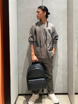 「ARMANI EXCHANGE（アルマーニエクスチェンジ）のアイテム（Tシャツ/カットソー）」を使った、TAKUYAさん（メンズ・174cm）の夏コーディネート