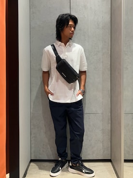 「ARMANI EXCHANGE（アルマーニエクスチェンジ）のアイテム（スラックス）」を使った、TAKUYAさん（メンズ・174cm）の夏コーディネート