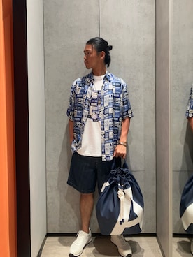 「ARMANI EXCHANGE（アルマーニエクスチェンジ）の【A|X アルマーニ エクスチェンジ】グラフィックロゴ ボクシーフィット 半袖シャツ/BOXY（シャツ/ブラウス、その他）」を使った、TAKUYAさん（メンズ・174cm）の夏コーディネート