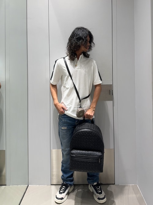 A|X アルマーニ エクスチェンジ】オールオーバーエンボスロゴ