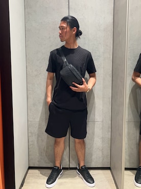 「ARMANI EXCHANGE（アルマーニエクスチェンジ）のアイテム（Tシャツ/カットソー）」を使った、TAKUYAさん（メンズ・174cm）の夏コーディネート