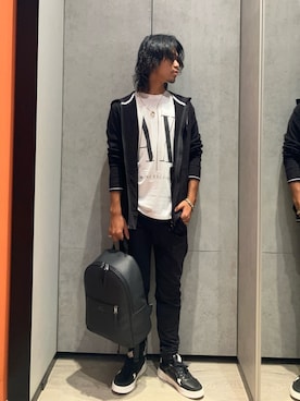 「ARMANI EXCHANGE（アルマーニエクスチェンジ）のアイテム（パーカー）」を使った、TAKUYAさん（メンズ・174cm）の秋コーディネート