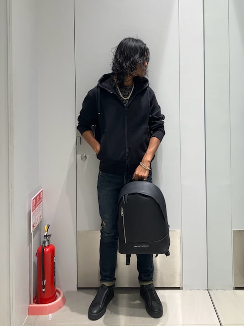 ✨極美品✨ ARMANI EXCHANGE シボ革 リュック エンボスロゴ 黒 A|Xロゴ バックパック | Armani Exchange