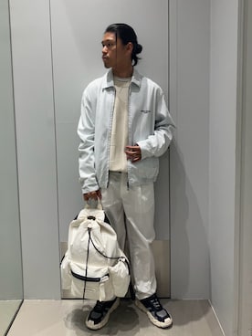 「ARMANI EXCHANGE（アルマーニエクスチェンジ）の【A|X アルマーニ エクスチェンジ】ロゴチャンキーソール レースアップスニーカー（スニーカー、ブルー系）」を使った、TAKUYAさん（メンズ・174cm）の夏コーディネート
