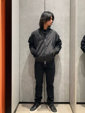 「ARMANI EXCHANGE（アルマーニエクスチェンジ）のアイテム（ニット/セーター）」を使った、TAKUYAさん（メンズ・174cm）の冬コーディネート