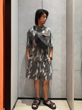 「ARMANI EXCHANGE（アルマーニエクスチェンジ）のアイテム（サンダル）」を使った、TAKUYAさん（メンズ・174cm）の夏コーディネート
