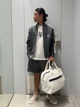 「ARMANI EXCHANGE（アルマーニエクスチェンジ）の【A|X アルマーニ エクスチェンジ】スエード ローファースニーカー（スニーカー、ベージュ系）」を使った、TAKUYAさん（メンズ・174cm）の春コーディネート