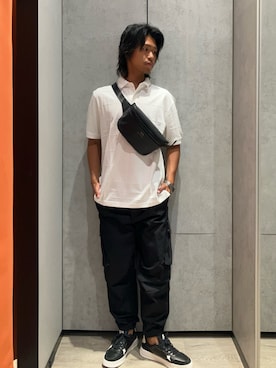 「ARMANI EXCHANGE（アルマーニエクスチェンジ）のアイテム（カーゴパンツ）」を使った、TAKUYAさん（メンズ・174cm）の夏コーディネート
