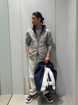 「ARMANI EXCHANGE（アルマーニエクスチェンジ）の【A|X アルマーニ エクスチェンジ】AXロゴ スウェットプルオーバー（EC限定カラー含）（スウェット、ベージュ系）」を使った、TAKUYAさん（メンズ・174cm）の春コーディネート