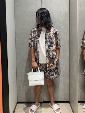 「ARMANI EXCHANGE（アルマーニエクスチェンジ）の【A|X アルマーニ エクスチェンジ】ICON シャワーサンダル（サンダル、ホワイト系）」を使った、TAKUYAさん（メンズ・174cm）の夏コーディネート