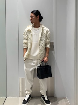 「ARMANI EXCHANGE（アルマーニエクスチェンジ）の【A|X アルマーニ エクスチェンジ】ステンレススチール バングル(2-Tone)_AXG0172040（バングル/リストバンド、その他）」を使った、TAKUYAさん（メンズ・174cm）の春コーディネート