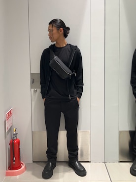 「アイテム（Tシャツ/カットソー、ブラック系）」を使った、TAKUYAさん（メンズ・174cm）の冬コーディネート