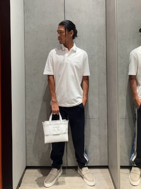 「ARMANI EXCHANGE（アルマーニエクスチェンジ）の【A|X アルマーニ エクスチェンジ】BOXロゴバックル パンチングミニハンドバッグ（ハンドバッグ、ホワイト系）」を使った、TAKUYAさん（メンズ・174cm）の夏コーディネート