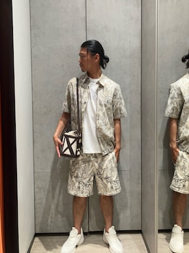「ARMANI EXCHANGE（アルマーニエクスチェンジ）の【A|X アルマーニ エクスチェンジ】メッシュコンビ レースアップスニーカー（スニーカー、ホワイト系）」を使った、TAKUYAさん（メンズ・174cm）の春コーディネート