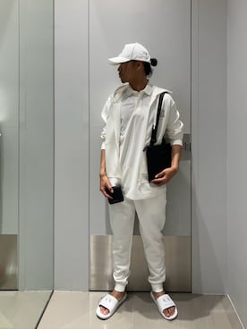 「ARMANI EXCHANGE（アルマーニエクスチェンジ）の【A|X アルマーニ エクスチェンジ】ICON シャワーサンダル（サンダル、ホワイト系）」を使った、TAKUYAさん（メンズ・174cm）の夏コーディネート