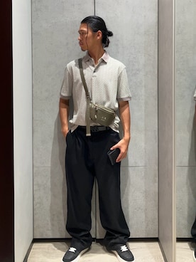 「ARMANI EXCHANGE（アルマーニエクスチェンジ）の【A|X アルマーニ エクスチェンジ】オールオーバーロゴ レースアップスニーカー（スニーカー、ブラック系）」を使った、TAKUYAさん（メンズ・174cm）の夏コーディネート