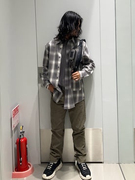 「お洒落さんとつながりたい」｜「アイテム（ボディバッグ/ウエストポーチ）」を使った、TAKUYAさん（メンズ・174cm）の秋コーディネート