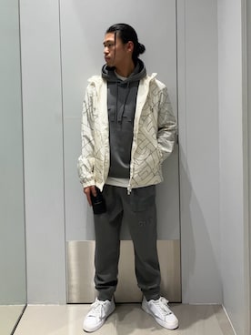 「アイテム（カードケース）」を使った、TAKUYAさん（メンズ・174cm）の冬コーディネート