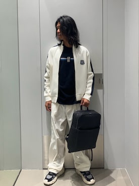「ARMANI EXCHANGE（アルマーニエクスチェンジ）の【A|X アルマーニ エクスチェンジ】ロゴチャンキーソール レースアップスニーカー（スニーカー、ブルー系）」を使った、TAKUYAさん（メンズ・174cm）の夏コーディネート