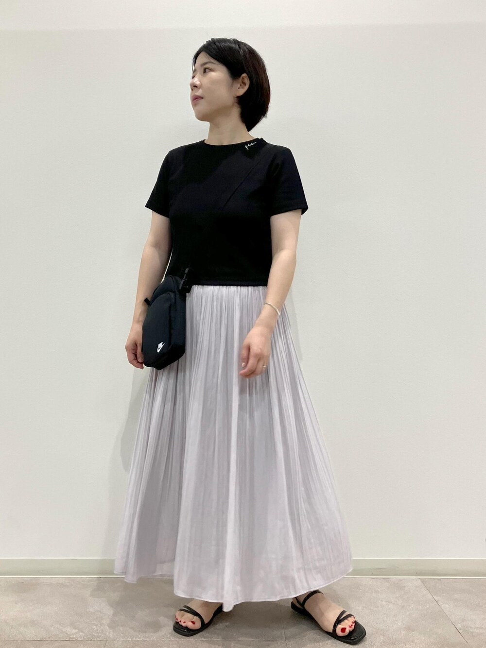 「夏コーデ、旅行コーデ、スポーツミックス、ROPÉ PICNIC、ストレート、ブルべ夏、混合、低身長、スカート、バッグ、ショルダーバッグ、シューズ、サンダル、水着/着物・浴衣、ラッシュガード」｜「ROPE' PICNICのスキニーストラップフラットサンダル（サンダル、ブラック系）」を使った、ゆんさん（レディース・155cm）の夏コーディネートの1枚目の写真