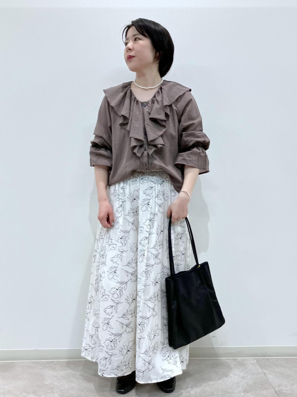 「RP2504、ＲＰ２５０４、Wshirt_pickup、春コーデ、初夏コーデ、夏コーデ、デートコーデ、旅行コーデ、女子会コーデ、体型カバー、ROPÉ PICNIC、ストレート、ブルべ夏、混合、トップス」｜「ROPE' PICNICのパールショートネックレス（ネックレス、ゴールド系）」を使った、ゆんさん（レディース・155cm）の春コーディネートの1枚目の写真