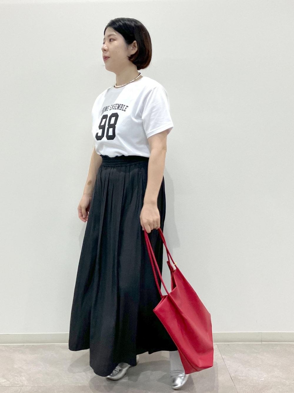 「初秋コーデ、秋コーデ、お出かけコーデ、推し活コーデ、大人カジュアル、ROPÉ PICNIC、ストレート、ブルべ夏、混合、低身長、トップス、Tシャツ/カットソー、パンツ、バッグ、トートバッグ」｜「ROPE' PICNICの【ご好評につき新色追加】さらさらアソート柄スカーチョ（その他パンツ、グレー系）」を使った、ゆんさん（レディース・155cm）の秋コーディネートの1枚目の写真